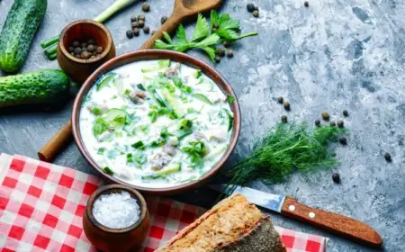 Okroschka Rezept mit Kefir und Mineralwasser mit Kohlensäure