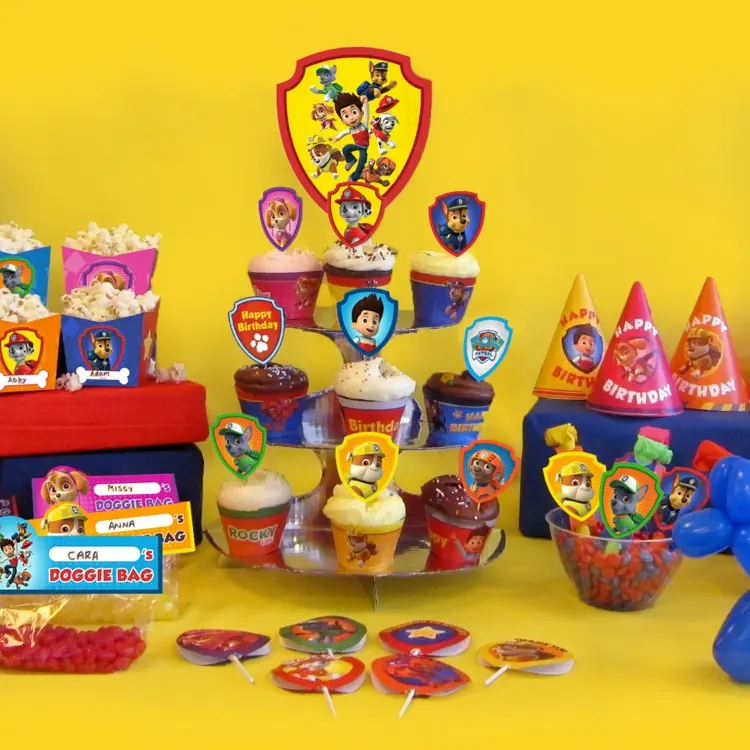 Statt Geburtstagstorte für Kinder Cupcakes mit Motiven servieren