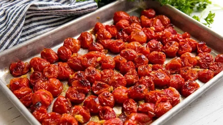 Tomatensoße im Backofen einkochen und in Twist Off Gläsern füllen