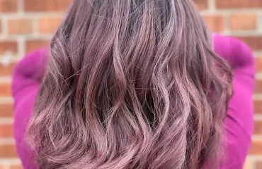 Trend Haarfarbe Dunkelbraun mit Erdbeer Highlights