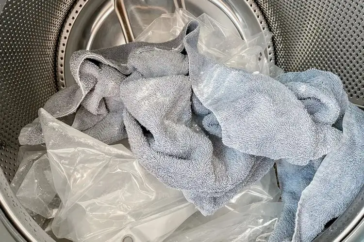 Waschen eines Duschvorhangs in der Waschmaschine - die richtige Temperatur