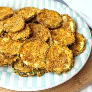 Wie man knusprige Zucchini Chips im Backofen zubereitet