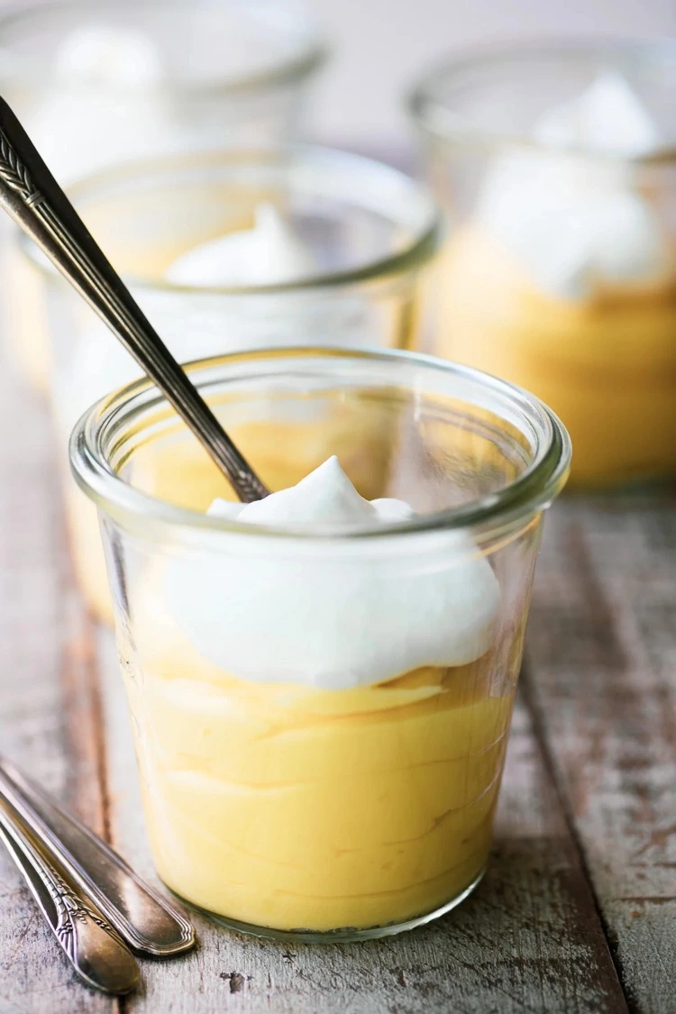 Zitronen-Creme im Glas einfaches Sommer Dessert