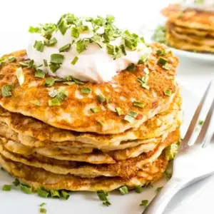 Zucchini Pfannkuchen mit Käse schnelle Gerichte Abendessen