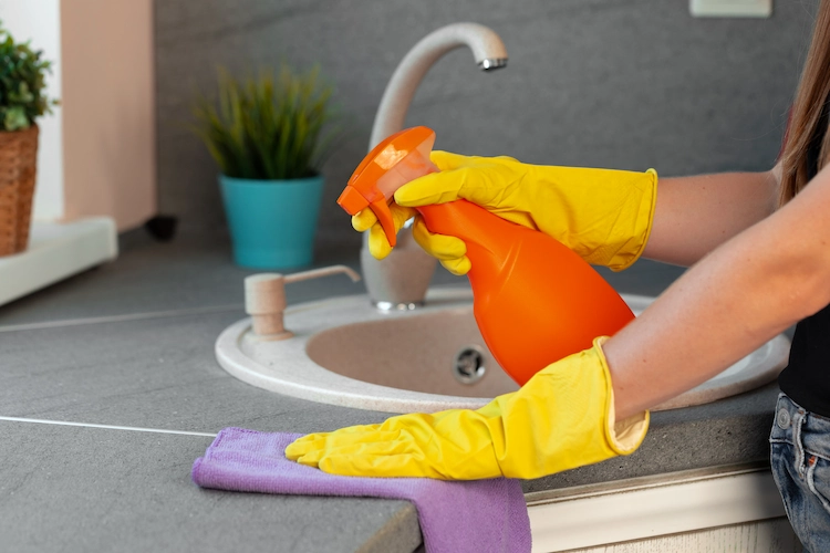 desinfektion und reinigung von küchenarbeitsplatten mit wasserstoffperoxid im haushalt