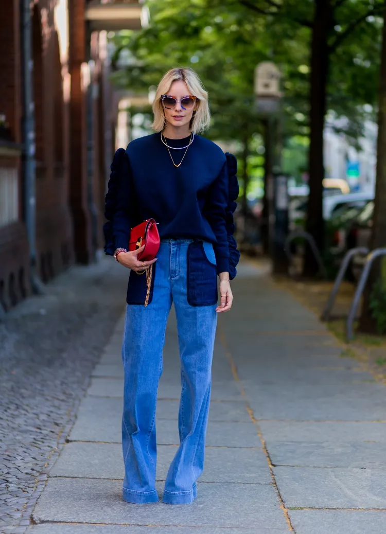 wie Flared Jeans kombinieren Jeans Trends Herbst 2022