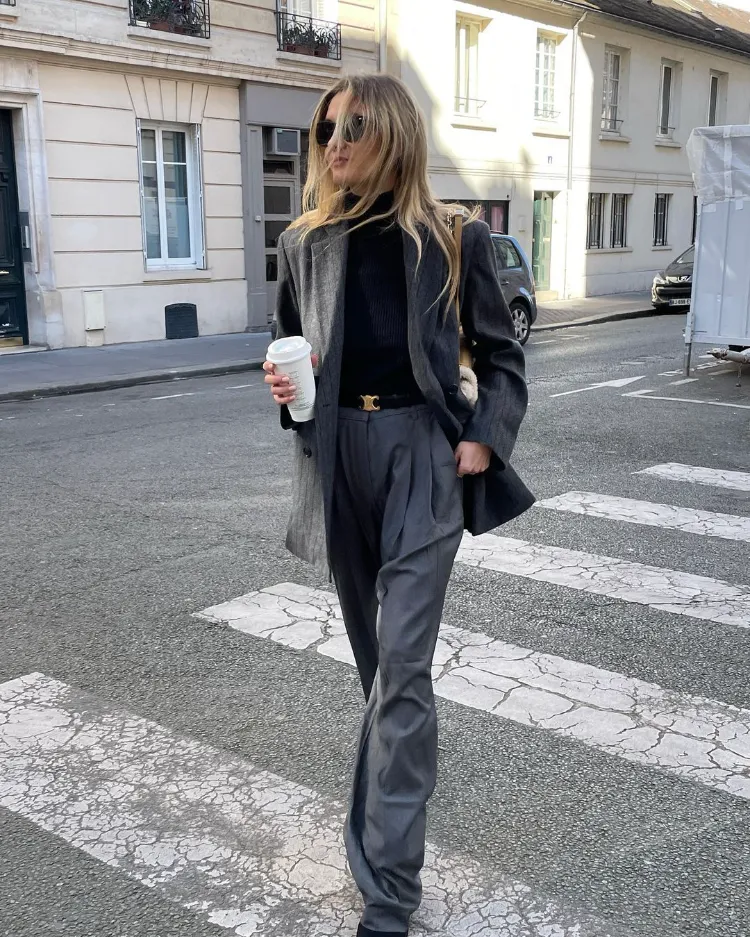 Business Outfit Herbst Frauen graue Hose kombinieren elegant