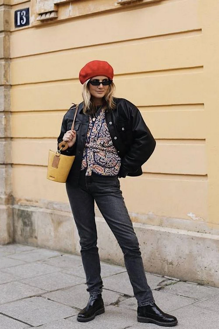 Flache Chelsea-Stiefel passen perfekt zu Bootcut und Skinny Jeans