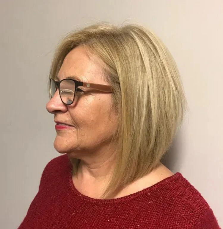 Frisuren für ältere Damen mit Brille - stilvoller A-Linien-Bob