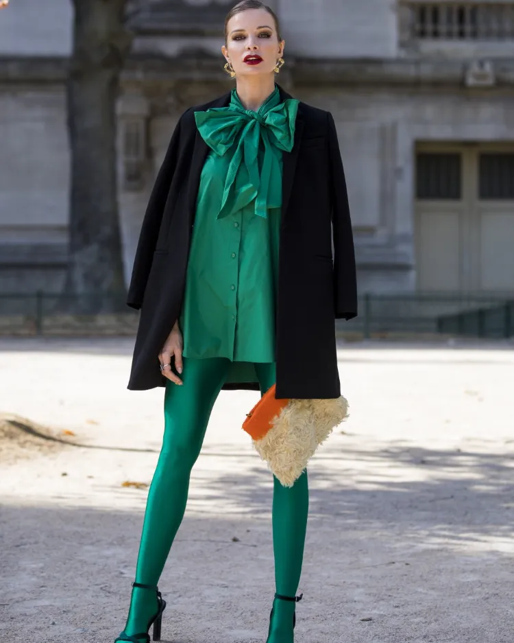 Hemdblusenkleider kombinieren Grün als Trendfarbe Herbst 2022