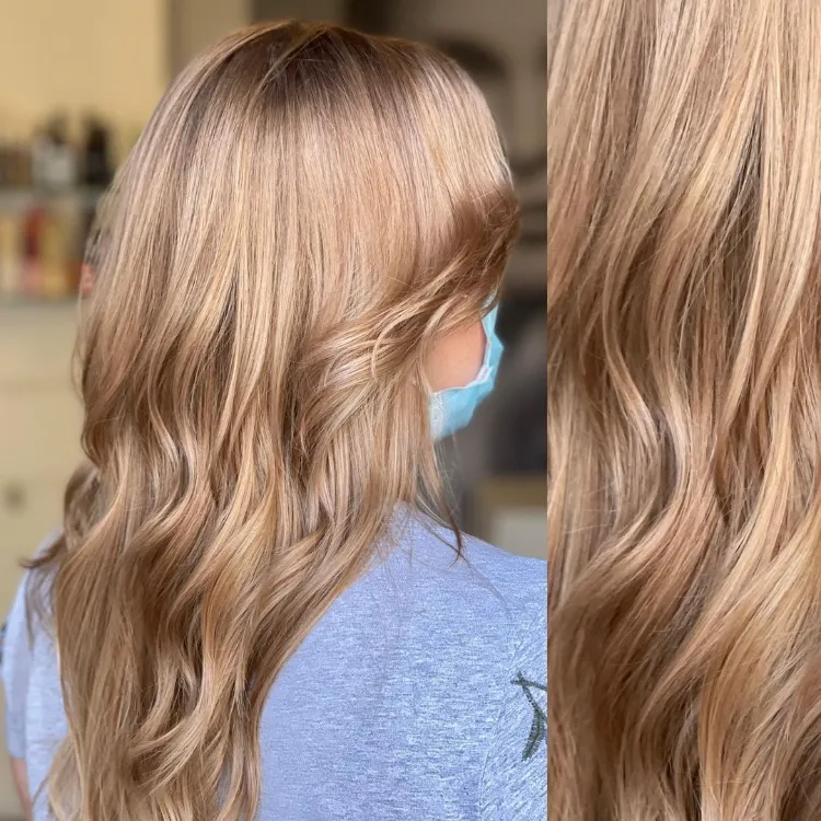 Karamellblond Haarfarbe Herbst Frisurentrend Blondtöne 2022
