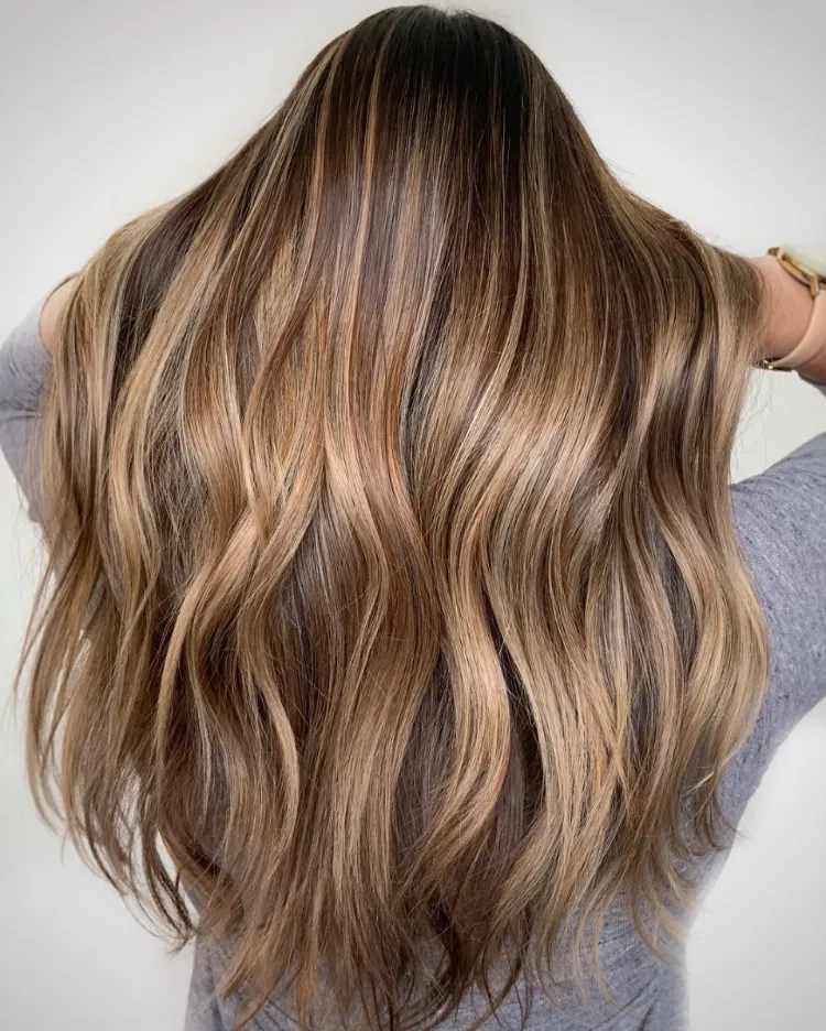 Karamellblond Haarfarbe Trend Frisurentrends Herbst 2022