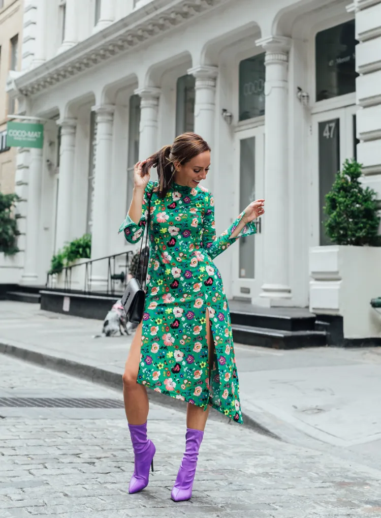 Kleid mit Stiefel kombinieren Trendfarben Herbst 2022