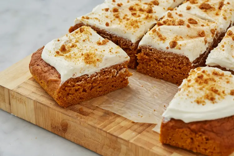 Kuchen im Herbst - Rezept für einen Kürbiskuchen mit Frischkäse-Vanille-Creme