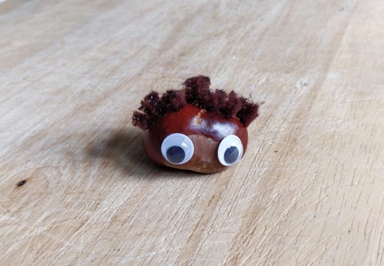 Make mini hedgehogs out of chestnut and brown pipe cleaners