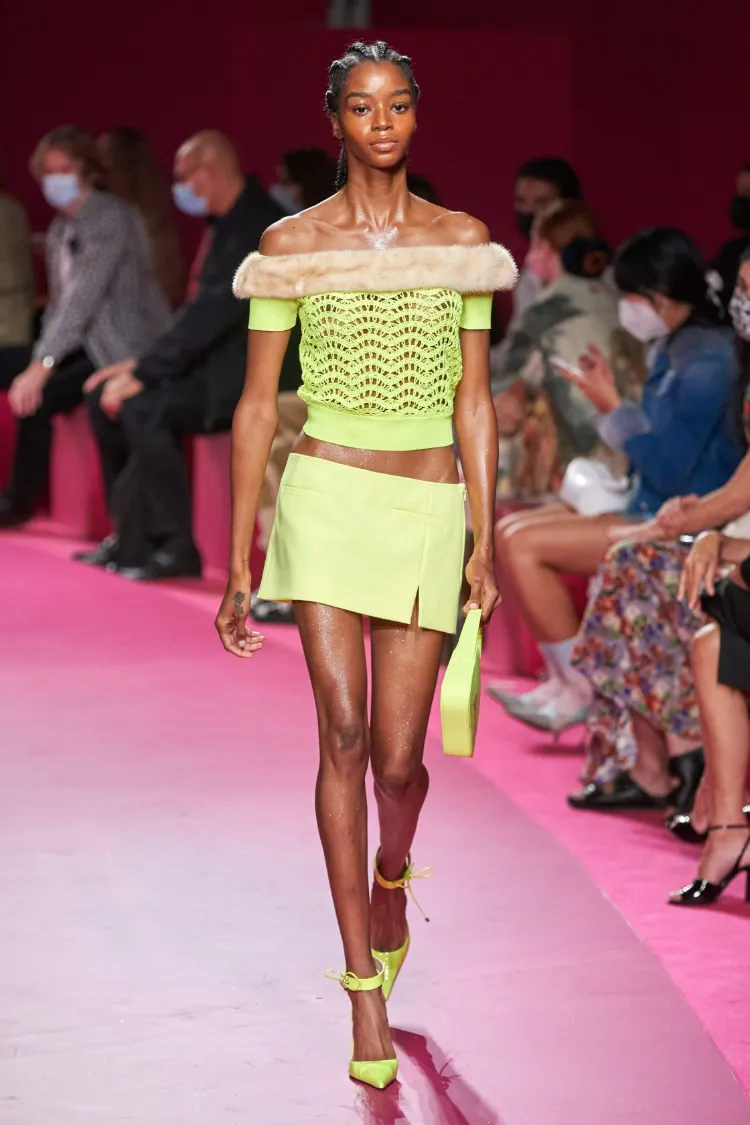 Minirock kombinieren im Herbst Modetrends 2022 Frauen