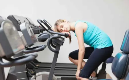 Muskelkater vermeiden Tipps Fitness Übertraining Symptome Herz