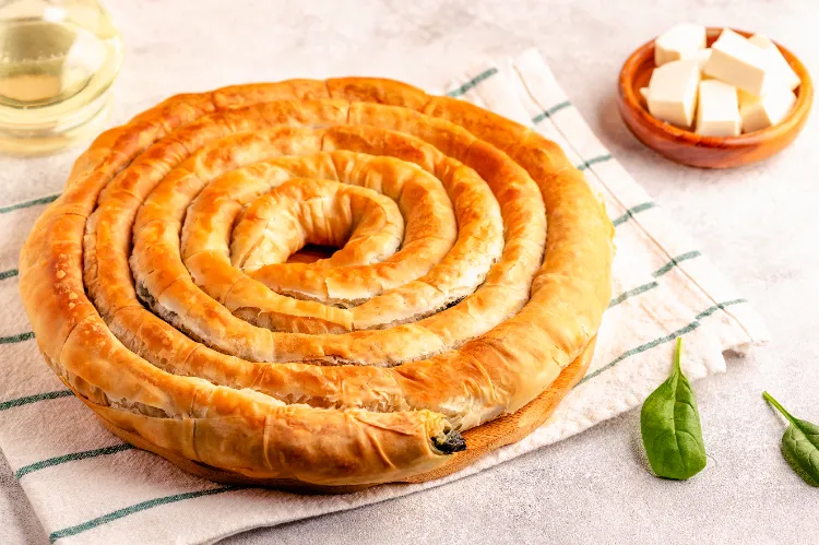 Original Spanakopita Rezept Zitrone und Olivenöl Spinatstrudel mit Feta