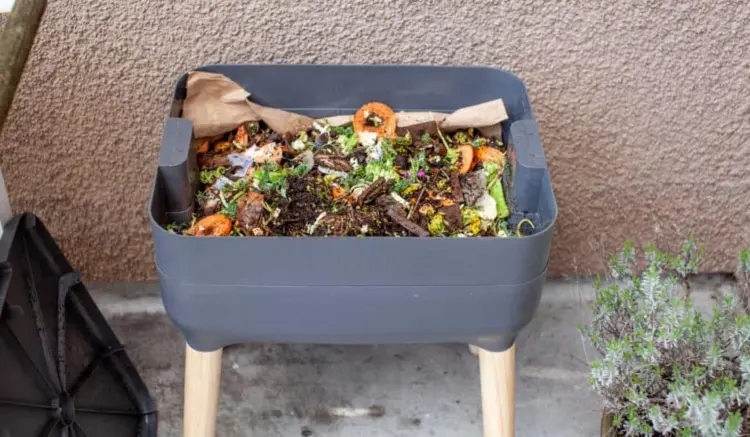 Schnellkomposter für Balkon kompostieren fördern