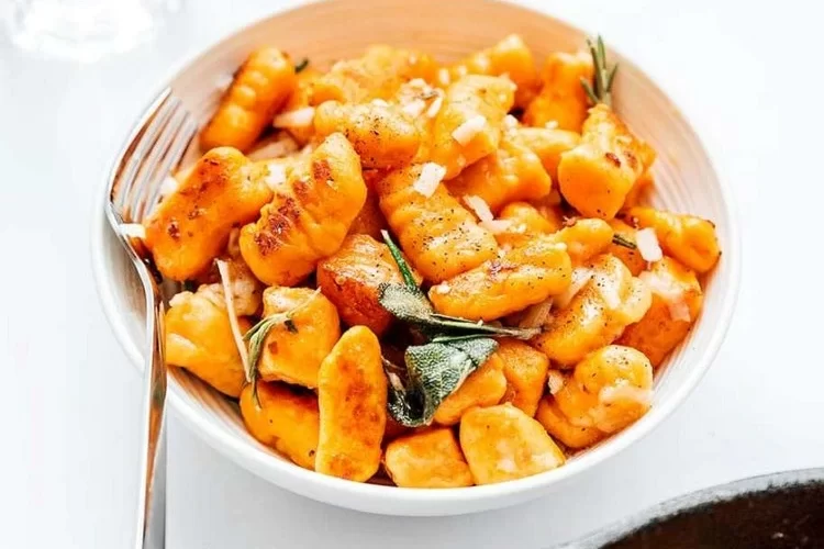 Süßkartoffel Gnocchi - Dieses Rezept ist vom Herbst inspiriert,