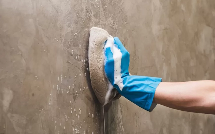 raue wände reinigen vor streichen mit seifenwasser oder einer reinigungslösung mit essig verwenden