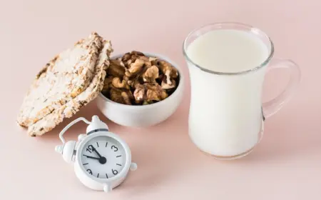 warme milch und walnüsse beeinflüssen positiv die schlafqualität und den schlafzyklus