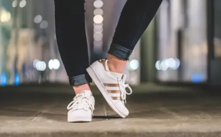 Adidas Superstar kombinieren Frauen Sneaker Trends Herbst Winter 2022