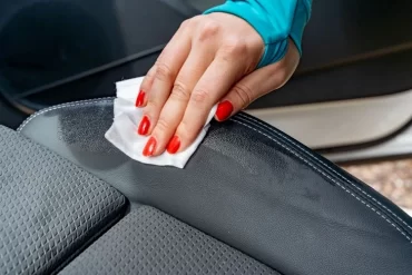 Autositze reinigen - Zahnpasta für Ihre Ledersitze