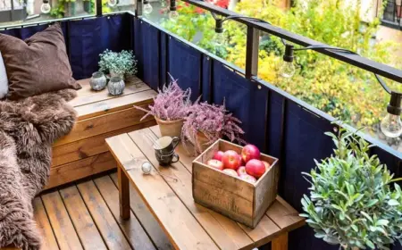 Balkon dekorieren im Herbst - Kiste mit Äpfeln statt Obstschale und Pflanzen