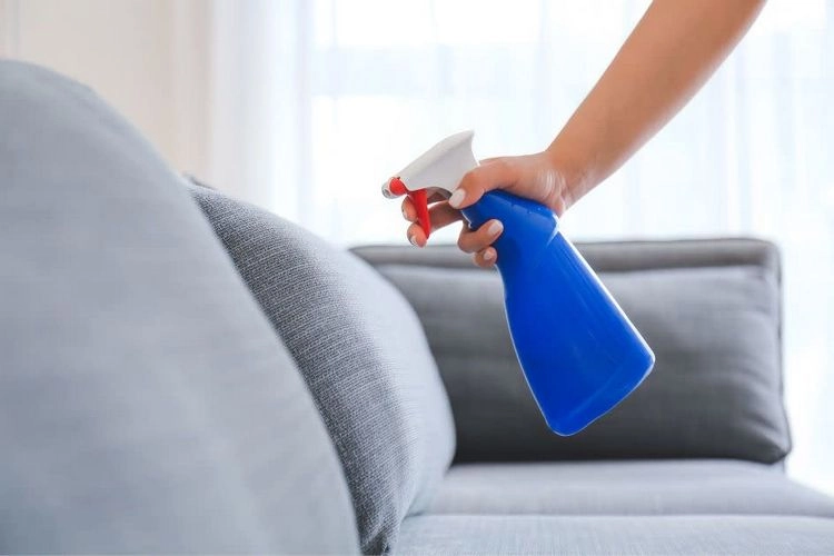 Couch sauber machen und Flecken entfernen mit Essig