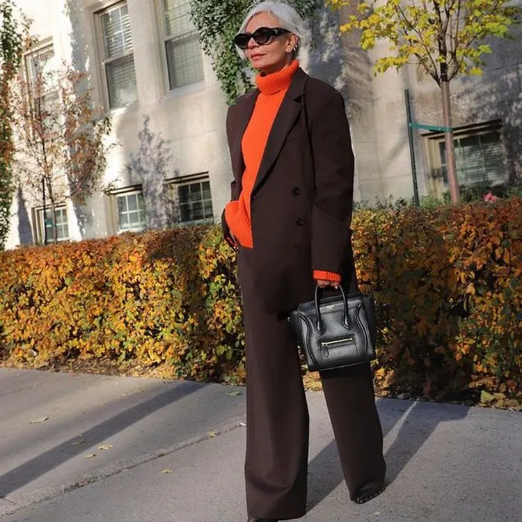 Farbpalette bei den Hosen-Trends für Frauen ab 50 im Herbst und Winter