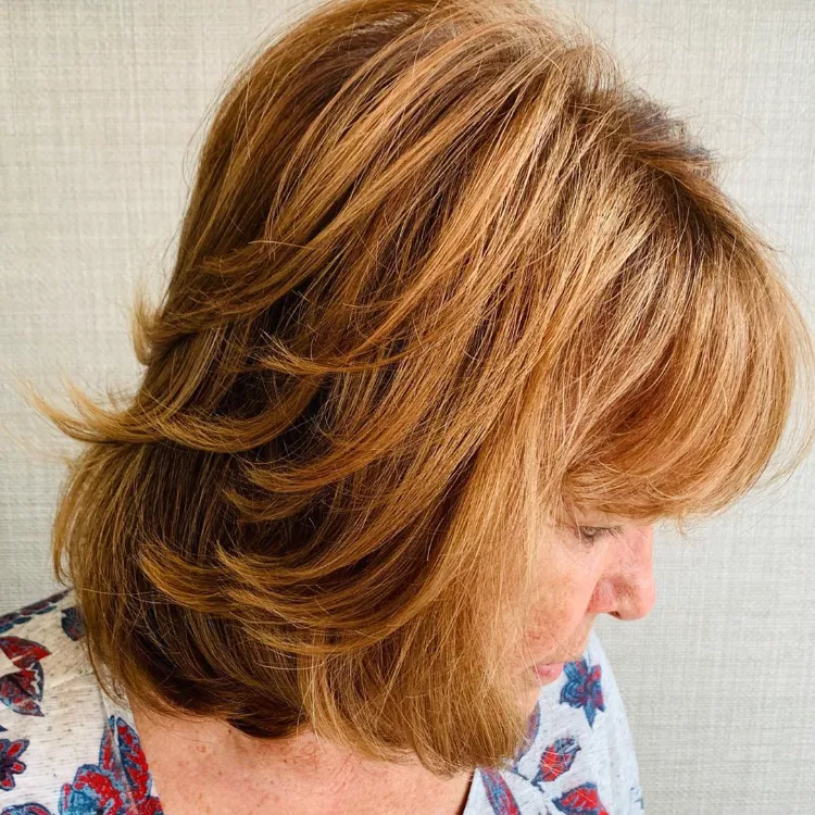 Haarfehler die älter machen Bronde Haarfarbe für Frauen ab 60
