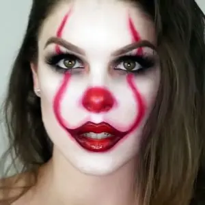 Halloween Make-up Ideen 2022 - Pennywise der Clown