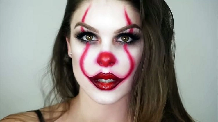 Halloween Make-up Ideen 2022 - Pennywise der Clown