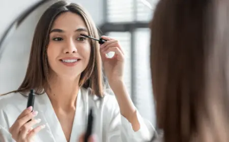 Mascara richtig auftragen Augen rund schminken Tipps