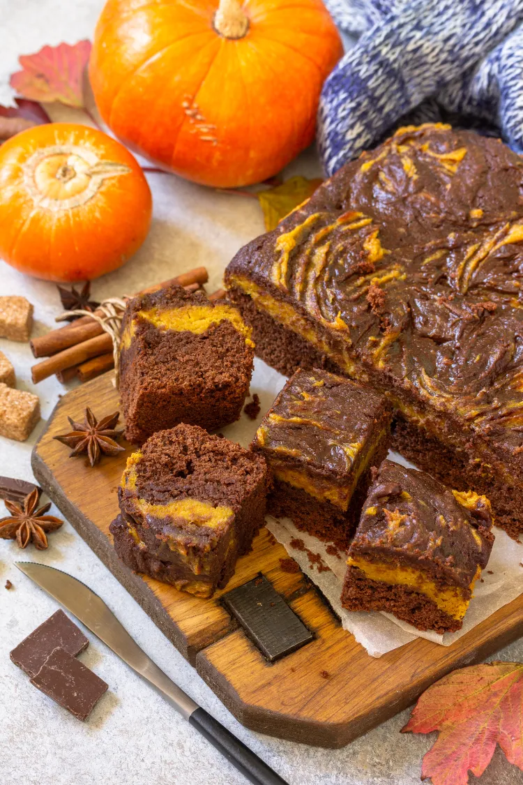 Schoko Kürbis Brownies mit Füllung Kürbiskuchen mit Schokolade
