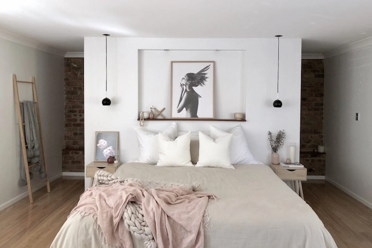 gemütliche atmosphäre im schlafzimmer mit heimtextilien und minimalistischem design