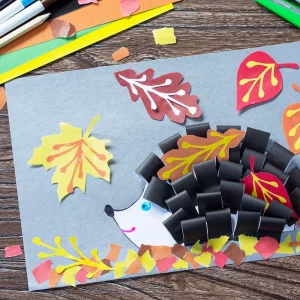 Kostenlose Bastelvorlagen für den Herbst - Igel mit Papierstreifen basteln