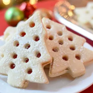 Backen Sie Weihnachtsplätzchen mit Marmelade und genießen Sie den fruchtigen Geschmack