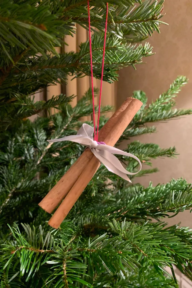 Christbaumschmuck aus Zimtstangen basteln nachhaltige Weihnachtsdeko selber machen