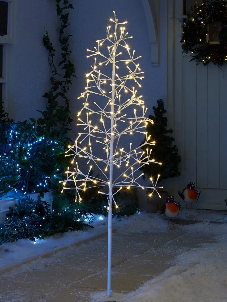 Der Outdoor Led-Weihnachtsbaum ist eine moderne Alternative zu einem traditionellen grünen Tannenbaum
