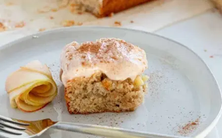 Gewürzkuchen vom Blech - einfache Variationen mit Zuckerguss, Äpfeln und vegan