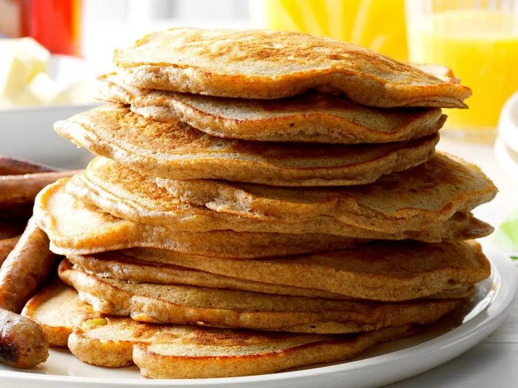Try the spicy apple pancakes on the weekend
