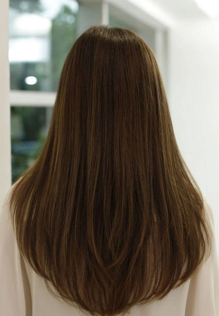 Haarschnitt in U-Form für lange Haare
