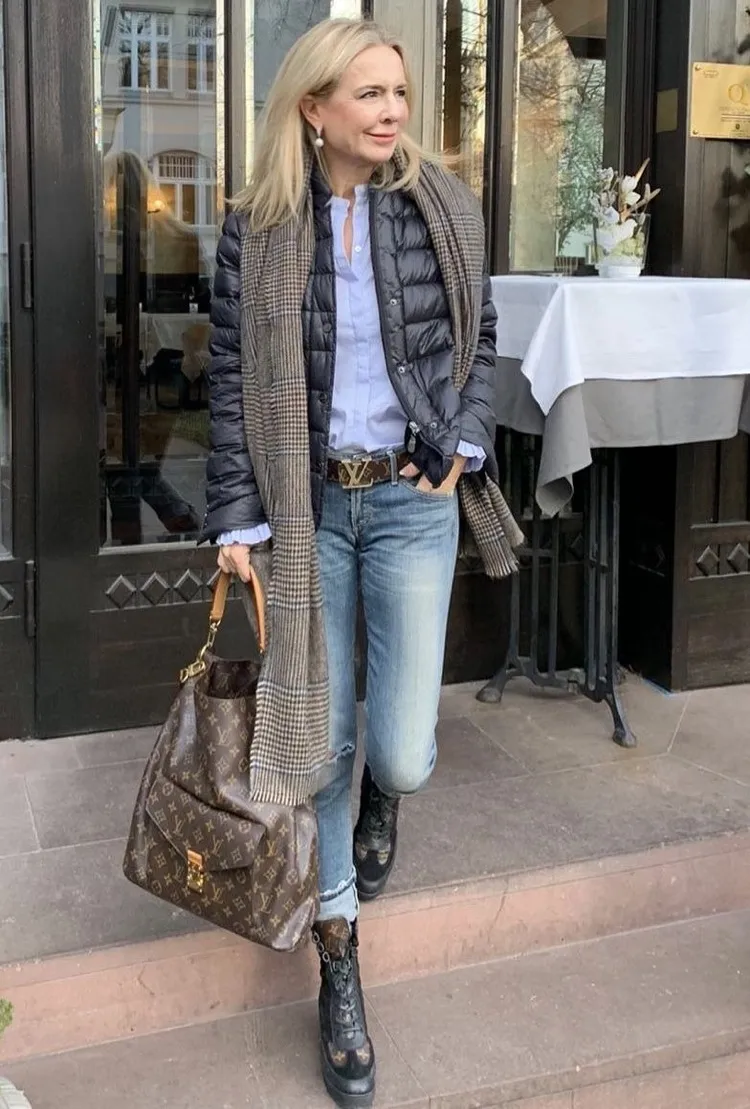 Herbst Winter Outfit mit Jeans für kleine Frauen ab 50