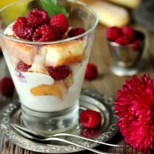 Himbeeren Dessert im Glas Rezept schnelles Tiramisu mit Beeren