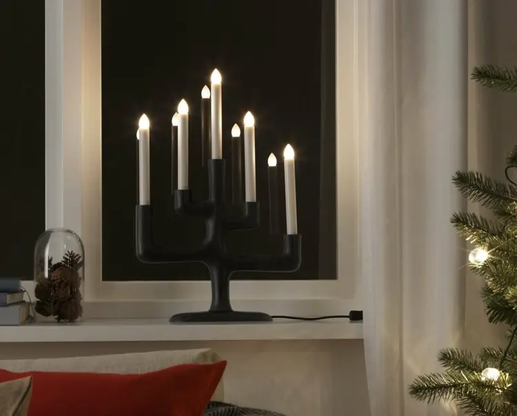 Ikea Weihnachtsdeko 2022 - STRÅLA-Leuchter für das Fenster in Schwarz