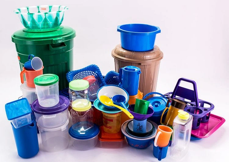 Kunststoff reinigen - Wie Sie mit den besten Tipps und Hausmitteln Plastikteile auffrischen können