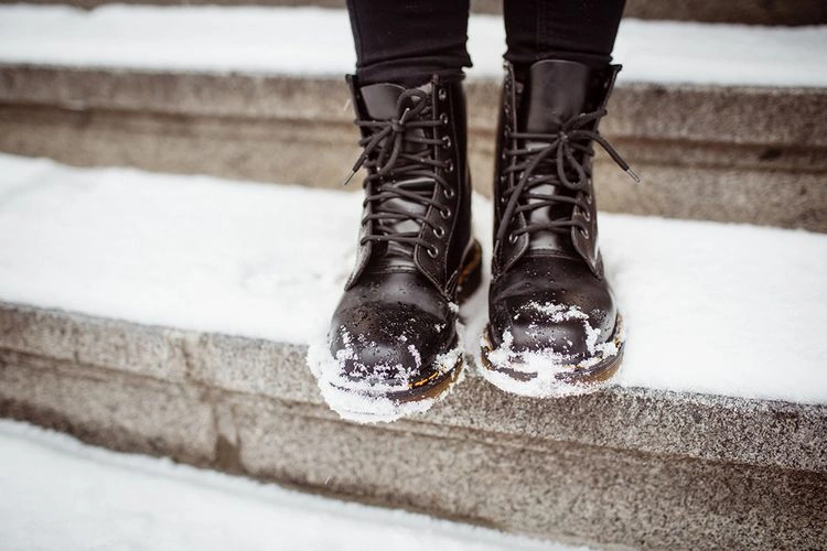 Lederschuhe pflegen im Winter - Mit diesen Tipps sehen Ihre Schuhe immer wie neu aus