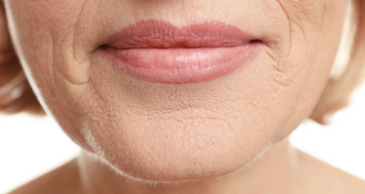Mit diesen Tipps kann man den Lippenstift einfach fixieren